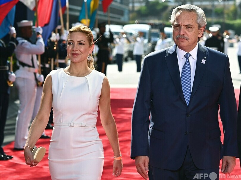 アルゼンチン大統領、「進歩主義の偽善」批判 前任者のDV疑惑受け