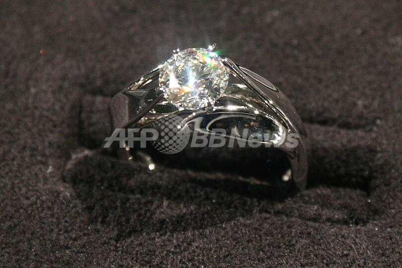 「TASAKI」世界初のダイヤ・オートクチュール・サービス開始、玉木宏による写真展も