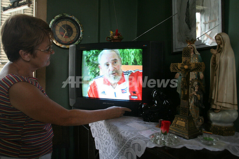 カストロ議長が手術後初のテレビインタビューに登場、健康不安を払拭