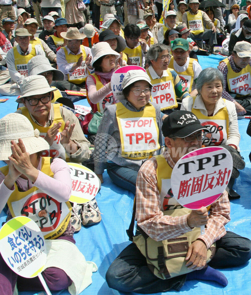 安倍首相に「恥を知れ」、都内で反TPPデモ