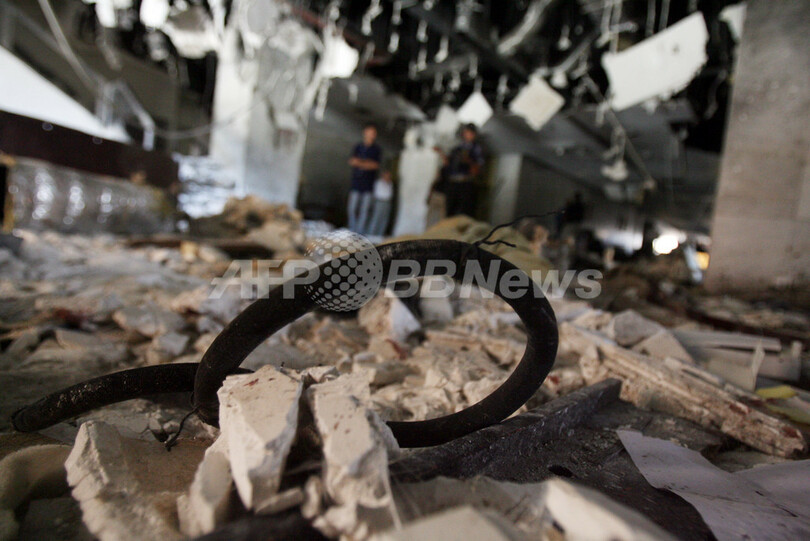 バグダッドのホテルで自爆テロ、少なくとも12人が死亡