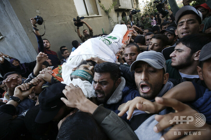 イスラエル軍がガザ空爆、3人死亡 攻撃の応酬続く