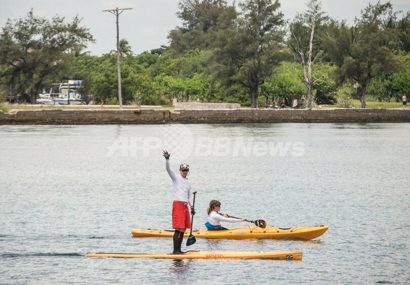 パドルボードでフロリダ海峡横断挑戦、米男性