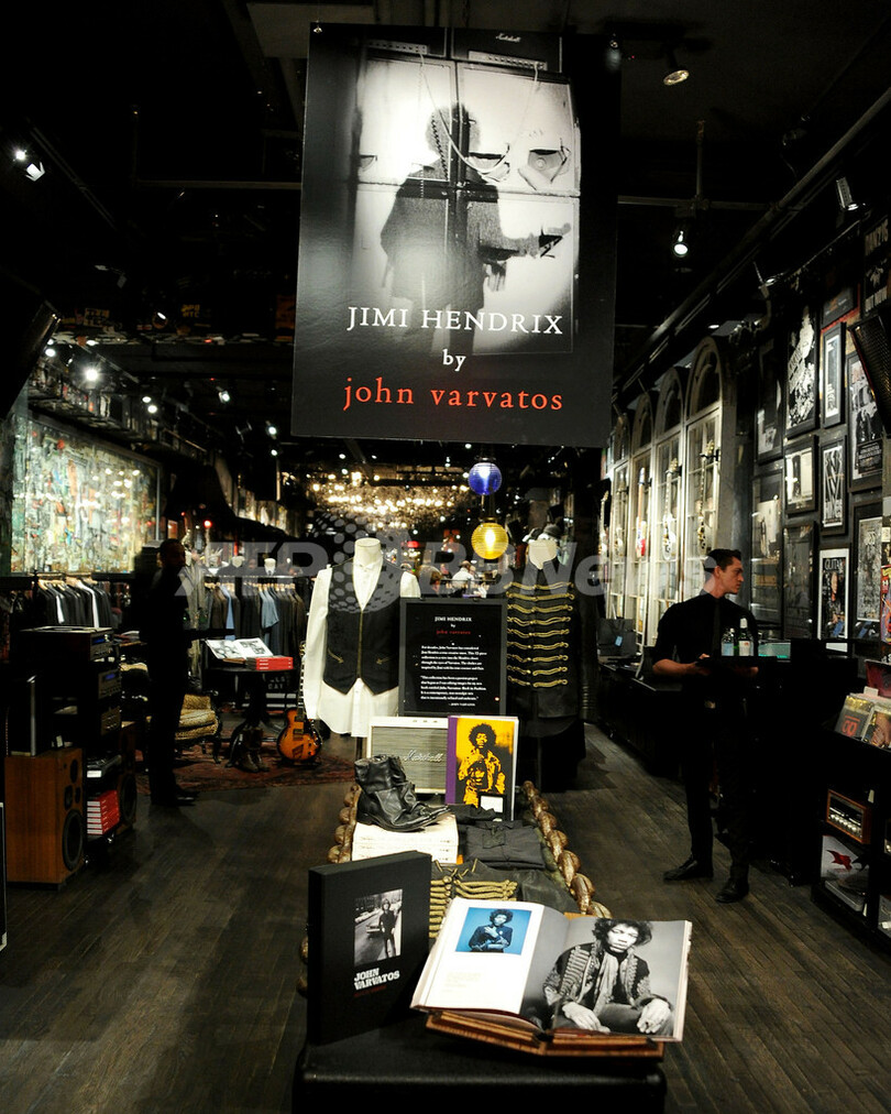 ジミ・ヘンドリックスへのオマージュ、「ジョン・バルベイトス」がカプセルコレクション発表