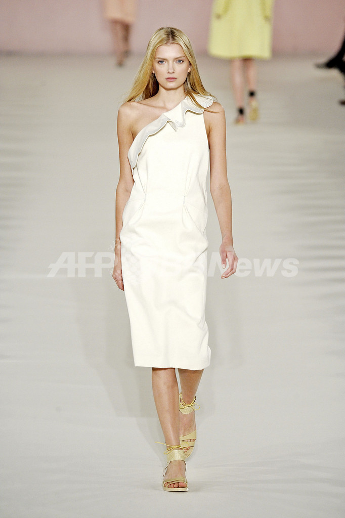 ＜09年春夏パリ・コレクション＞ハンナ・マクギボンが手がけるクロエ、新作を発表