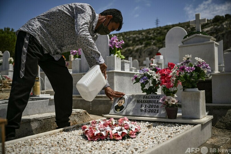 墓地不足でイスラム教徒が正教会の墓に…アフガン難民の苦しみ