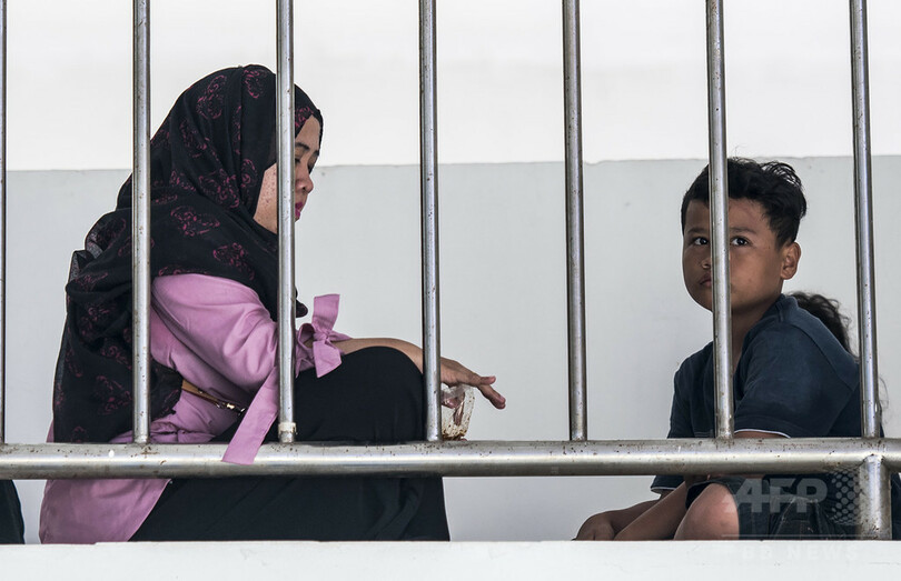 客船火災で船長拘束、真っ先に脱出で乗客置き去り インドネシア