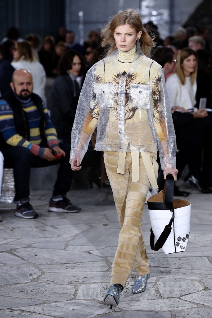 「ロエベ」16年春夏コレクション