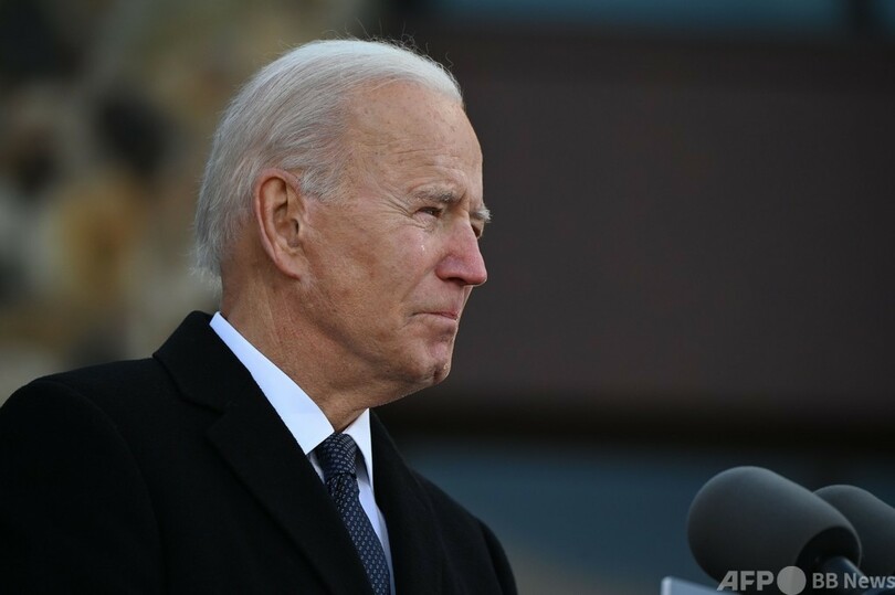 バイデン氏、亡き息子の名冠した基地で感極まり涙 首都へ