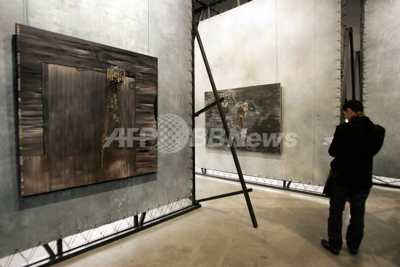 デビッド・リンチの世界へようこそ、展覧会「The Air Is On Fire」 - フランス