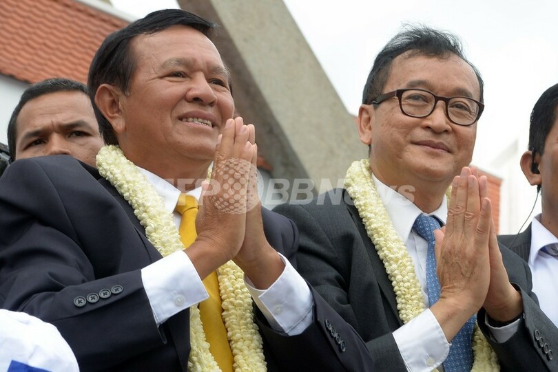 仏亡命のカンボジア野党党首、総選挙前に帰国