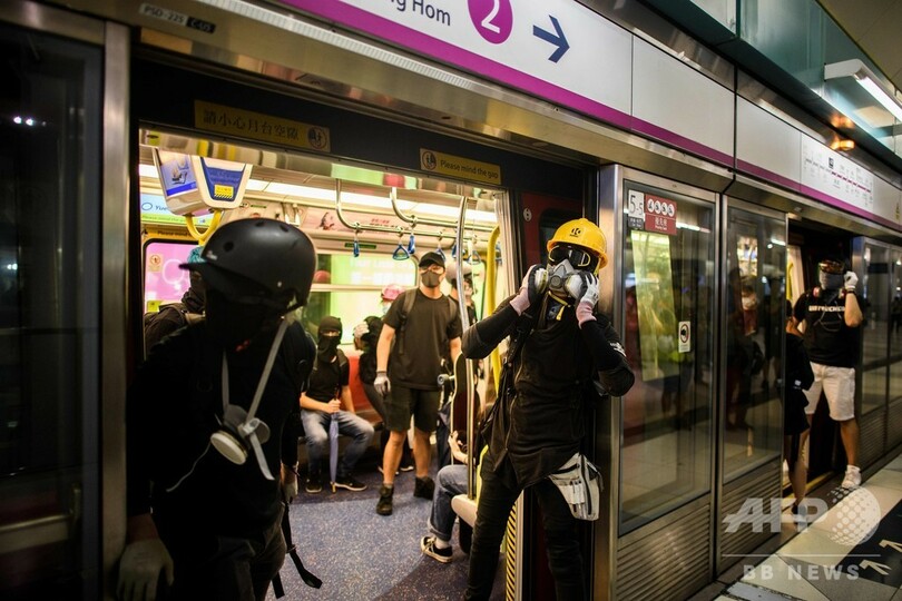 中国メディア、香港地下鉄がデモ隊支援と非難