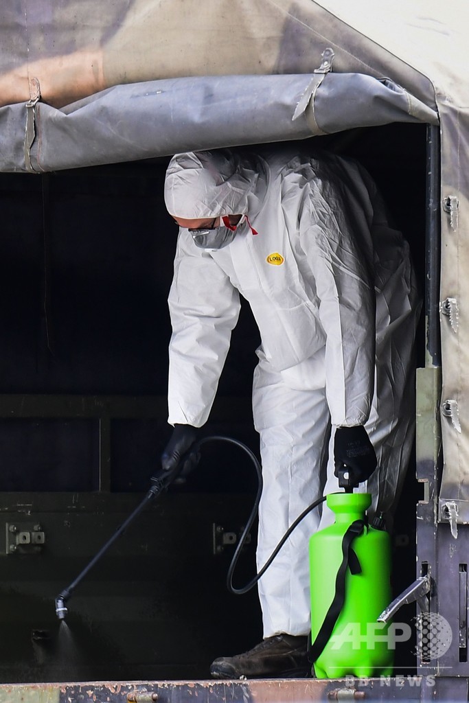 アルマーニ、イタリアの全工場で医療用作業服を生産