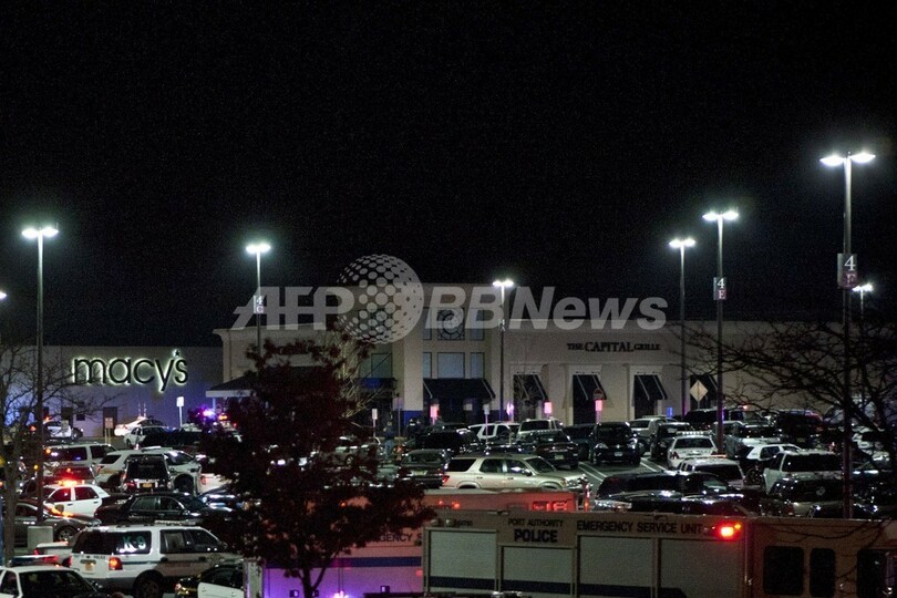 米ニュージャージーのショッピングモールで発砲事件、犯人逃走