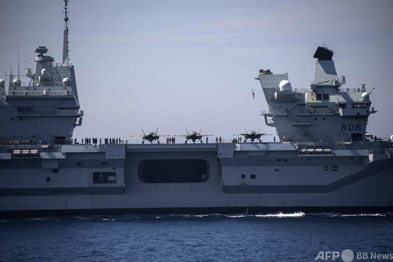 仏英空母が共演 地中海で合同演習