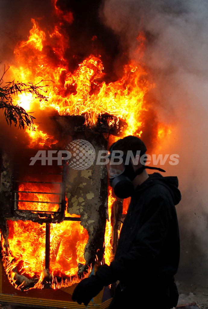 ギリシャ各地で緊縮策に抗議するデモ、一部で警官隊と衝突