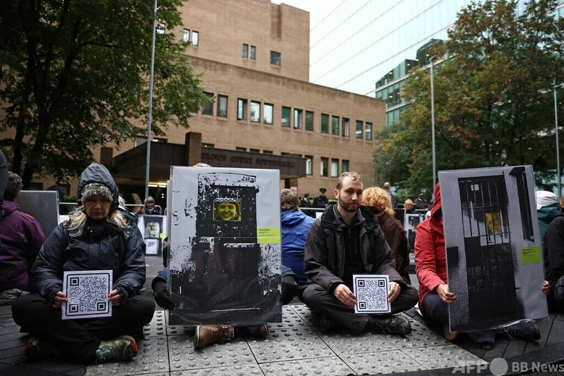 ゴッホの「ひまわり」にまた液体 英環境活動家、仲間の収監に抗議