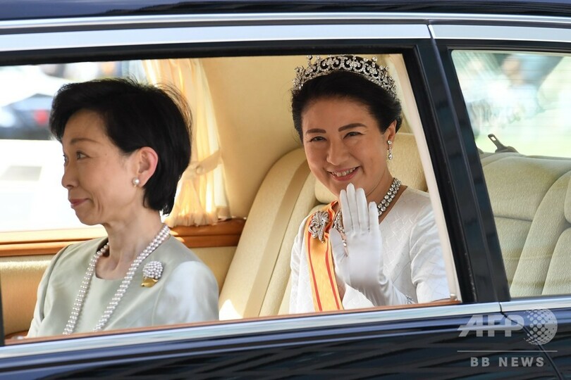 新天皇陛下、剣璽等承継の儀で神器受け継ぐ