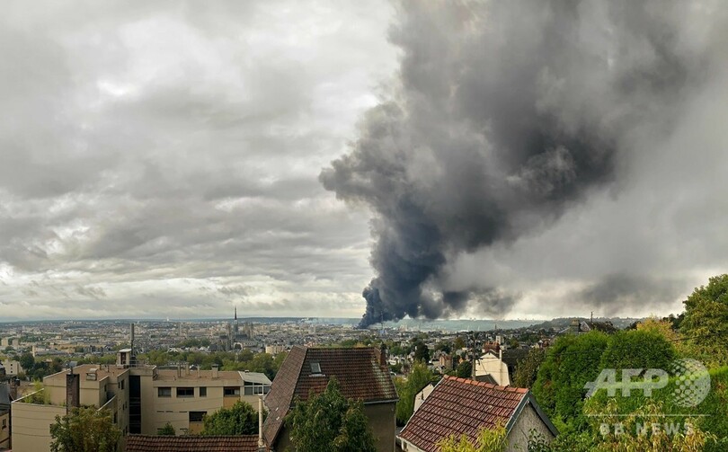 仏化学工場火災、健康上のリスク否定できず 保健相
