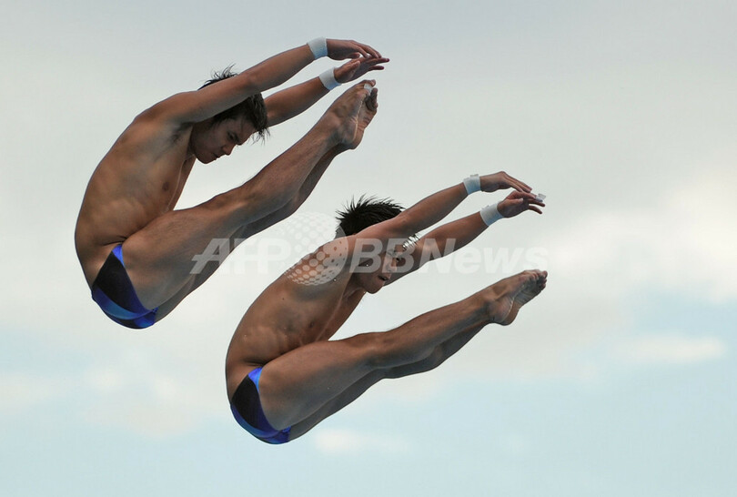 中国の邱波／火亮組が男子10メートルシンクロ高飛び込み優勝、世界水泳
