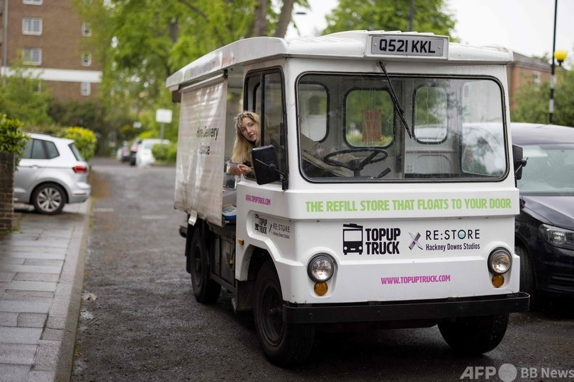 懐かしの牛乳配達車、エコな移動販売に再利用 ロンドン