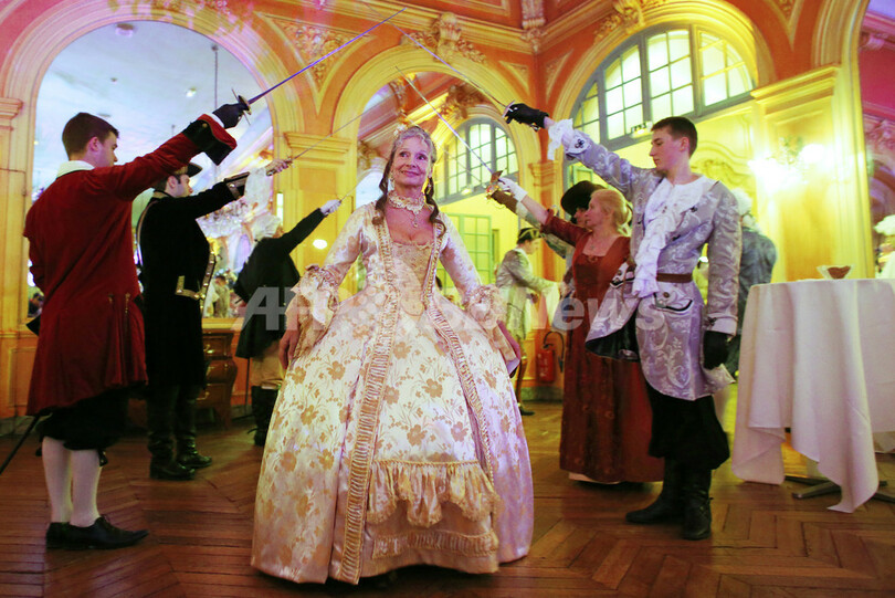 17世紀の舞踏会を丸ごと再現、仏ベルサイユ