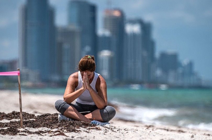 フロリダ集合住宅崩落、死者22人に