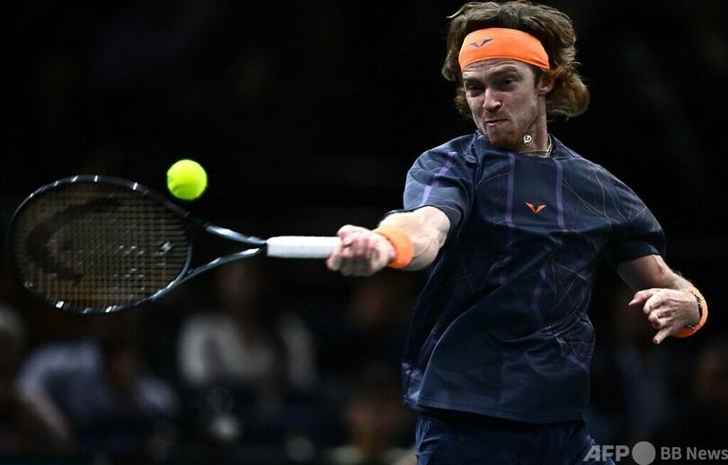 西岡良仁、パリ・マスターズ2回戦敗退 ルブレフに完敗