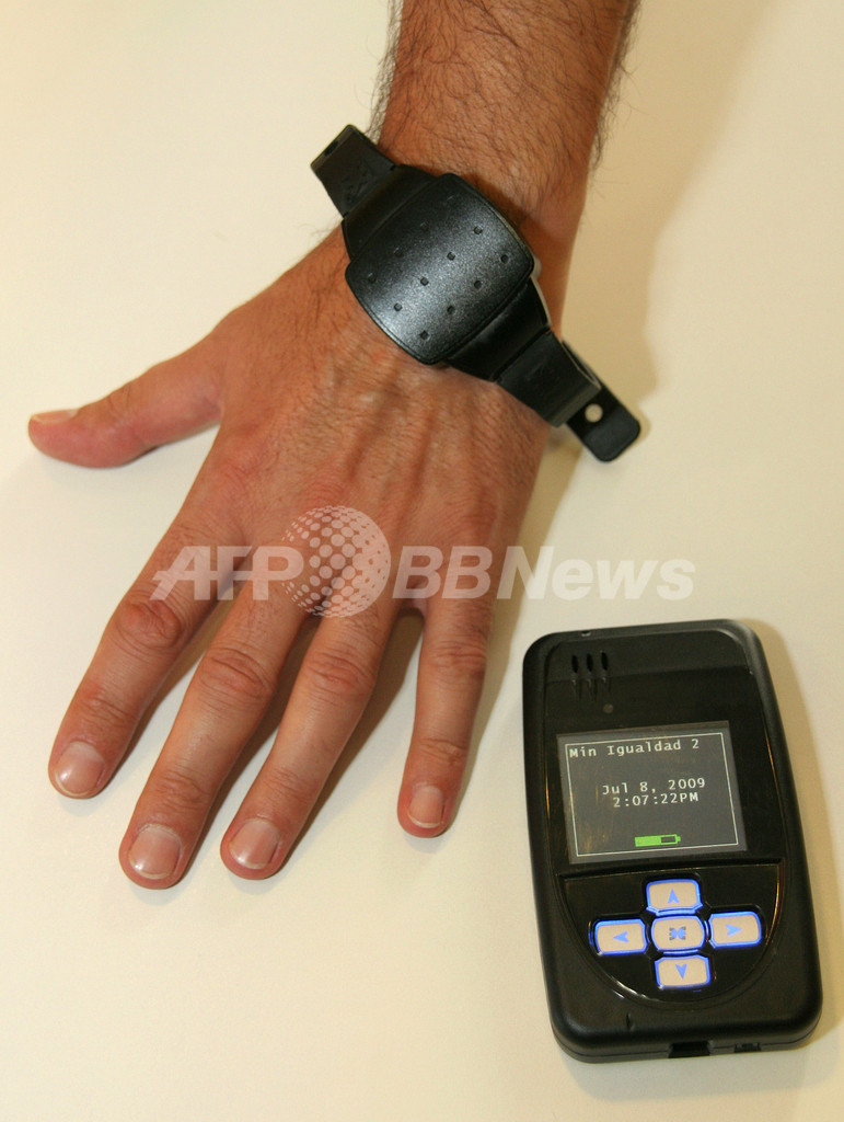 性犯罪者にGPS腕輪の着用を義務付け、スペイン