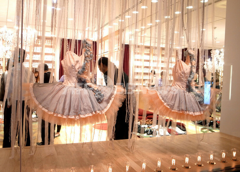 「レペット」日本初フラッグシップショップが銀座に、オーダーメイドも開始