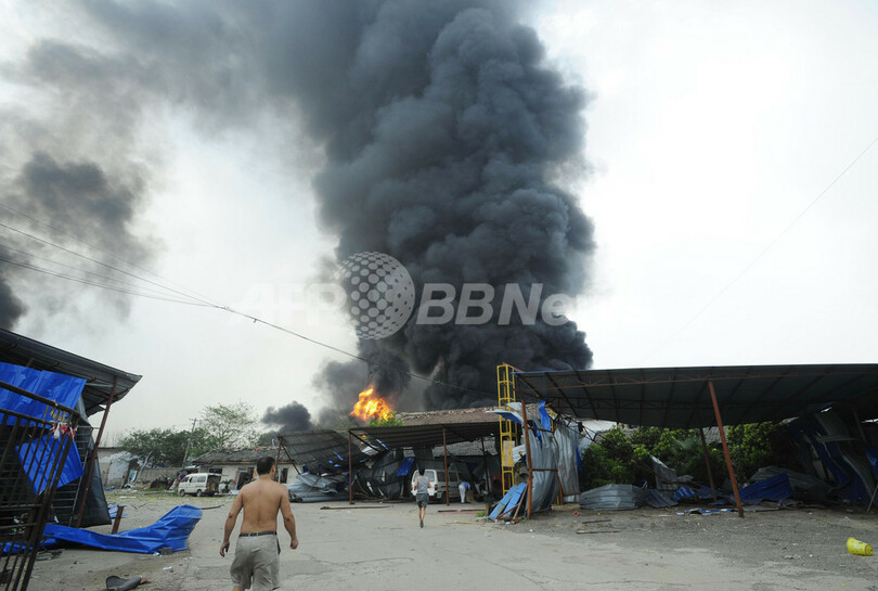 中国のプラスチック工場でパイプライン爆発、死傷者多数