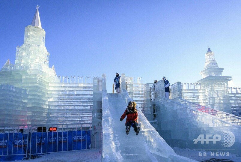 世界の名所や名画が氷像に 氷の滑り台も モスクワ 写真12枚 国際ニュース Afpbb News