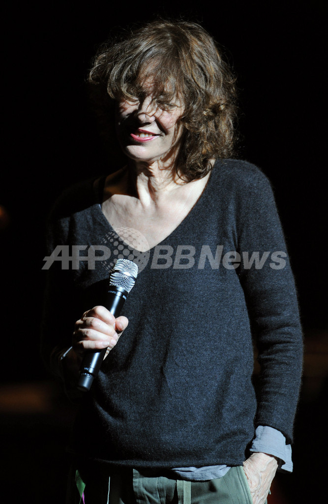 ジェーン・バーキン、モンテビデオでコンサート 写真10枚 国際ニュース:AFPBB News