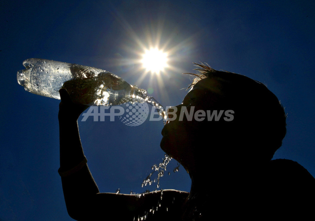 Wii景品の水飲み大会で死亡女性、米裁判所が15億円の賠償金支払い判決 Wii景品の水飲み大会で死亡女性、米裁判所が15億円の賠償金支払い判決
