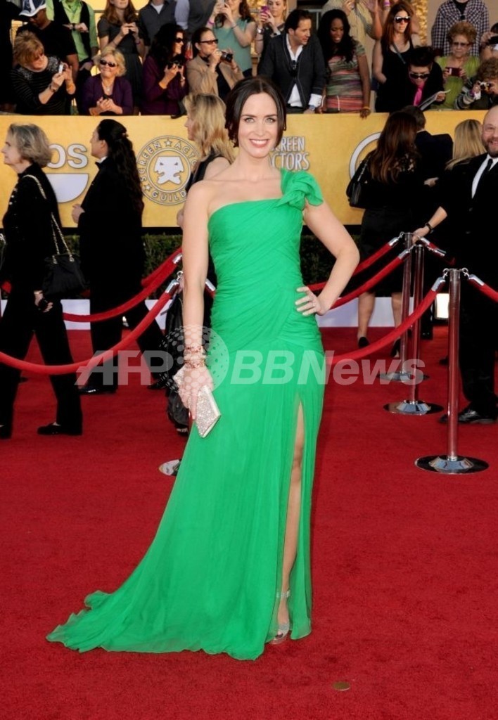 第18回映画俳優組合賞レッドカーペットのドレスをチェック