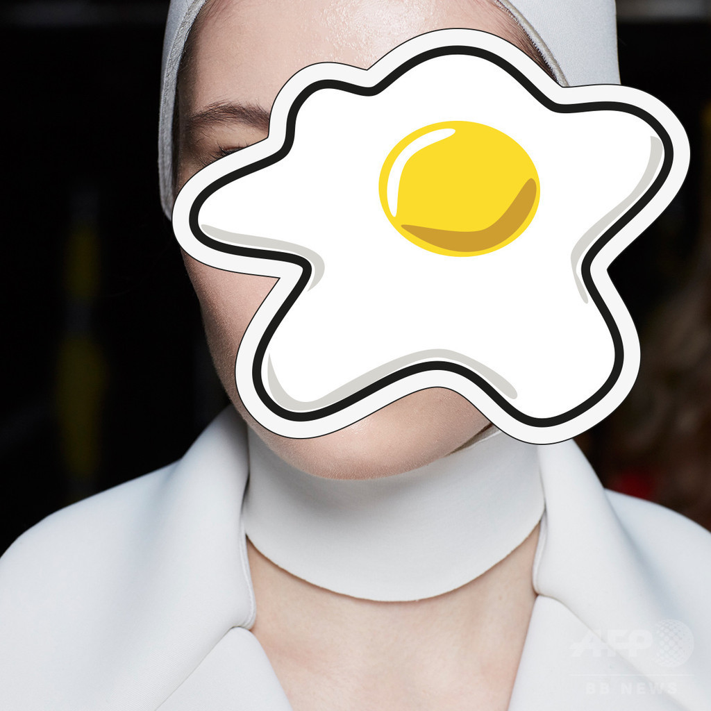 iMessageにポップな彩りを！「アニヤ・ハインドマーチ」のステッカー誕生！