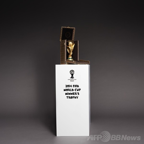 「ルイ・ヴィトン」デザインのW杯トロフィーケース、今大会でも使用