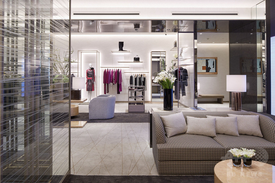 「ブティック アシダ 御堂筋」オープン、藤原紀香が祝福