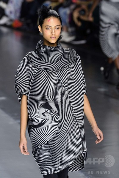 「イッセイ ミヤケ」16/17年秋冬