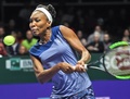女子テニス、WTAツアー選手権最終日。リターンを打つヴィーナス・ウィリアムス（2017年10月29日撮影）。(c)AFP/Roslan RAHMAN
