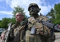 ウクライナ北部で取材に応じたロシア反政権派「ロシア義勇軍団」の戦闘員（2023年5月24日撮影）。(c)SERGEY BOBOK / AFP