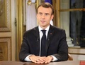 フランス首都パリにある大統領府でテレビ演説を行うエマニュエル・マクロン大統領（2018年12月10日撮影）。(c)LUDOVIC MARIN / POOL / AFP