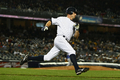 シカゴ・カブスとのオープン戦で一塁を回るニューヨーク・ヤンキースのブレット・ガードナ（%%Brett Gardner%%）。（2009年4月3日撮影）(c)AFP/Getty Images/Chris McGrath