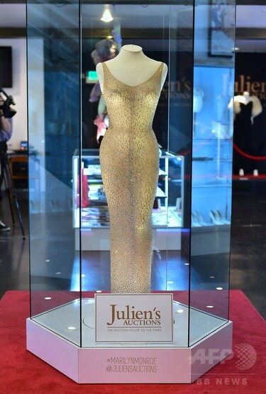 モンローのドレスに5億円超、ケネディ大統領のバースデーで着用 写真3