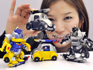 タカラトミーの変形ロボット玩具シリーズ、ドナルドが登場 写真3枚