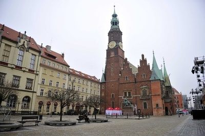 脳死女性、延命55日後に出産 ポーランド