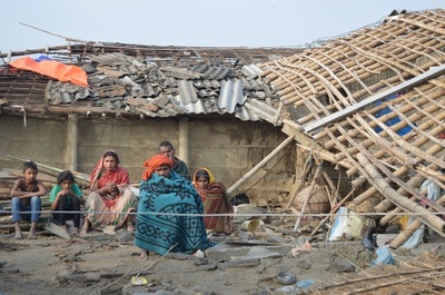 ネパール南部の暴風雨 死者27人、負傷者600人超に