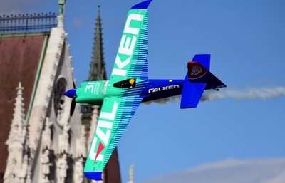 エアレース世界選手権、日本の室屋選手は3位に ハンガリー