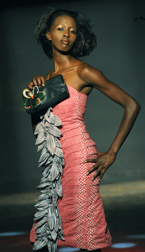 アフリカのファッション＆アートに光を！Betty Vanettiらが作品を発表