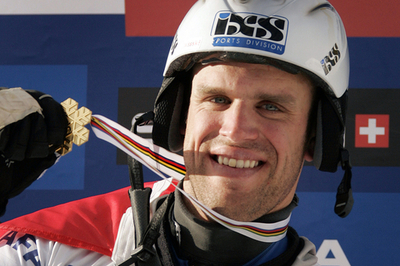 ＜スノーボード世界選手権2007＞シモン 男子パラレル回転で金メダルを獲得 - スイス